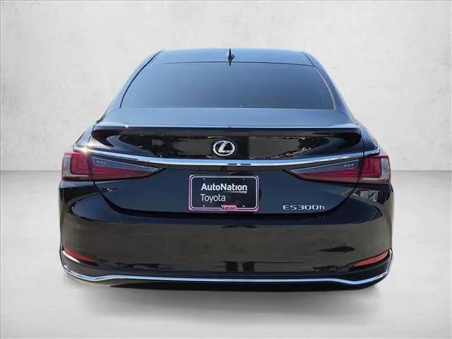 2024 Lexus ES 300h Luxury