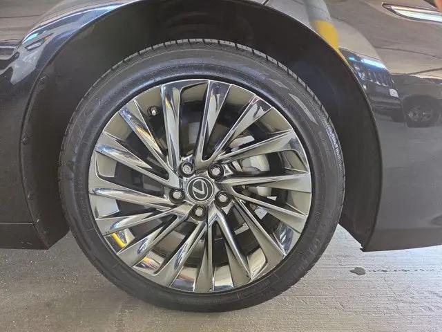 2024 Lexus ES 300h Luxury