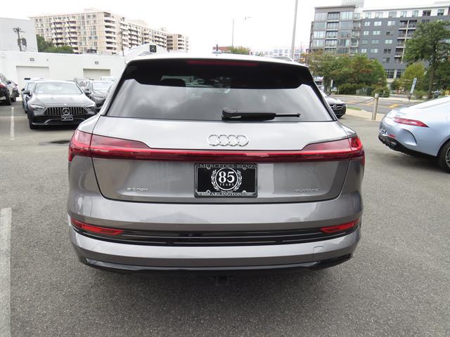 2022 Audi e-tron Premium