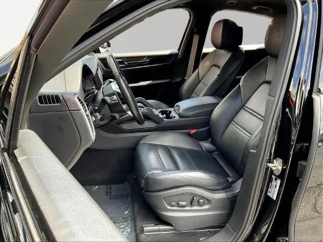 2023 Porsche Cayenne S Platinum Edition
