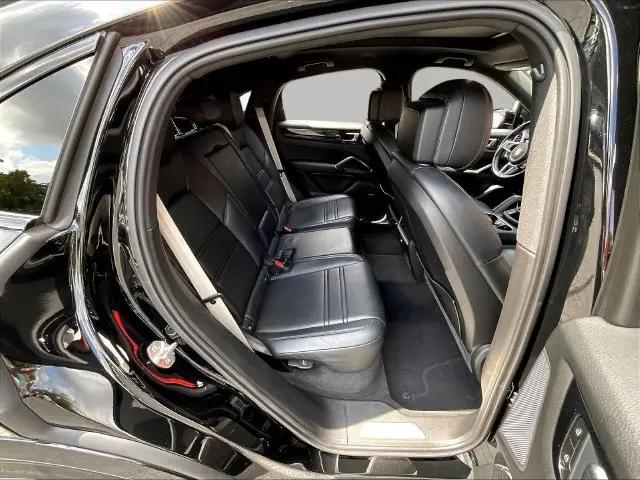 2023 Porsche Cayenne S Platinum Edition