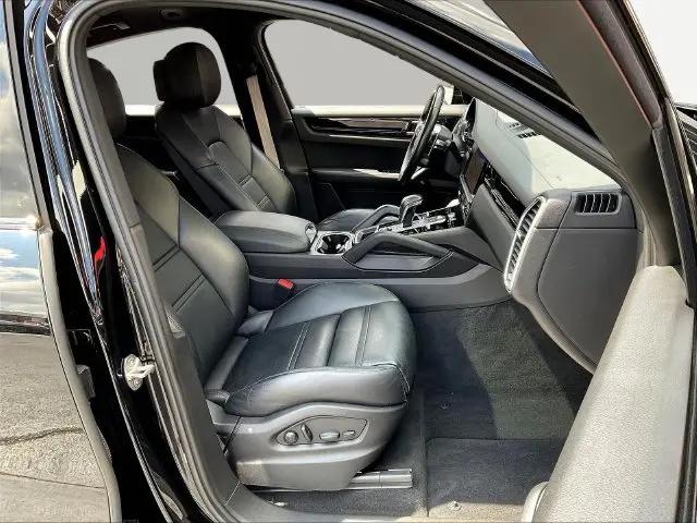 2023 Porsche Cayenne S Platinum Edition