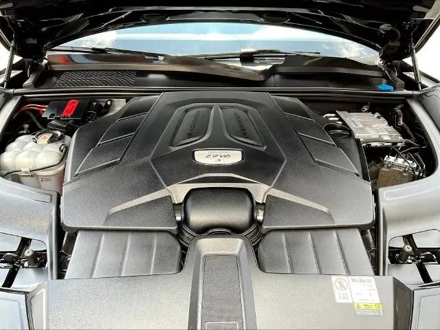 2023 Porsche Cayenne S Platinum Edition