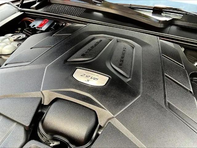2023 Porsche Cayenne S Platinum Edition
