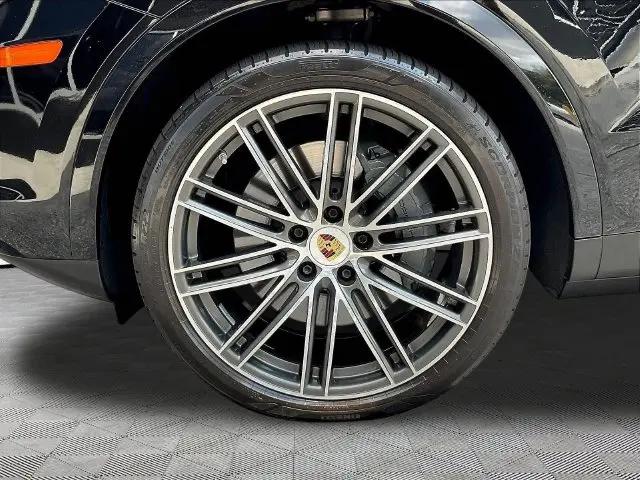2023 Porsche Cayenne S Platinum Edition