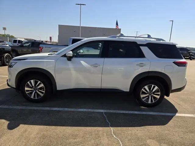 2023 Nissan Pathfinder SL FWD