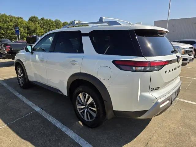 2023 Nissan Pathfinder SL FWD