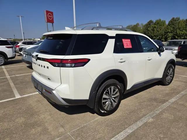 2023 Nissan Pathfinder SL FWD