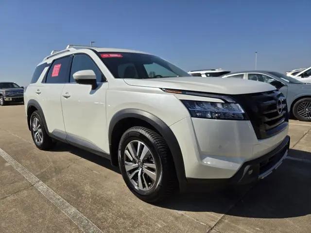 2023 Nissan Pathfinder SL FWD