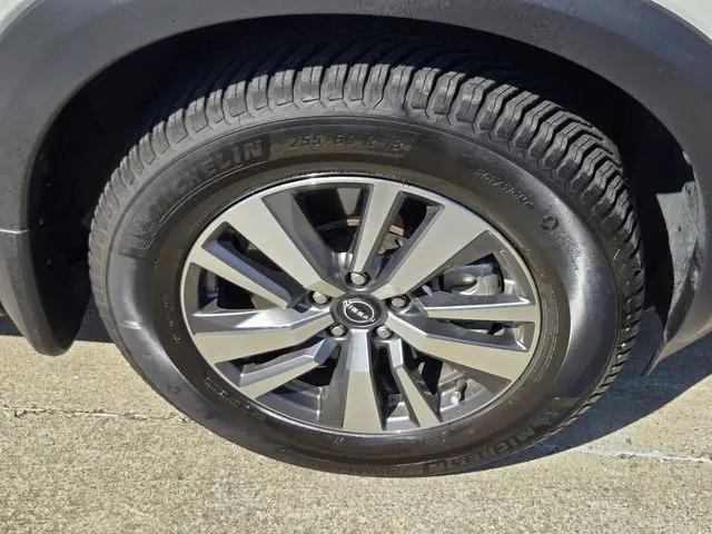 2023 Nissan Pathfinder SL FWD
