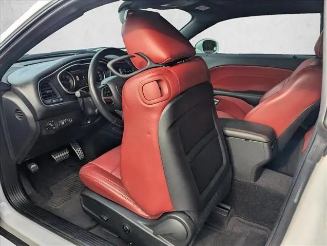 2017 Dodge Challenger SXT Plus