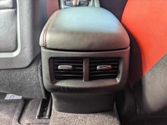 2017 Dodge Challenger SXT Plus
