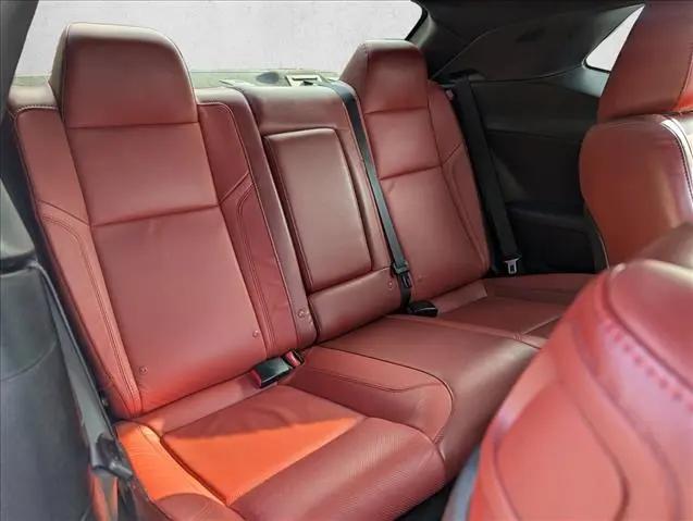 2017 Dodge Challenger SXT Plus
