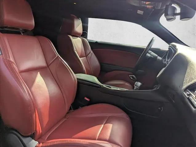 2017 Dodge Challenger SXT Plus