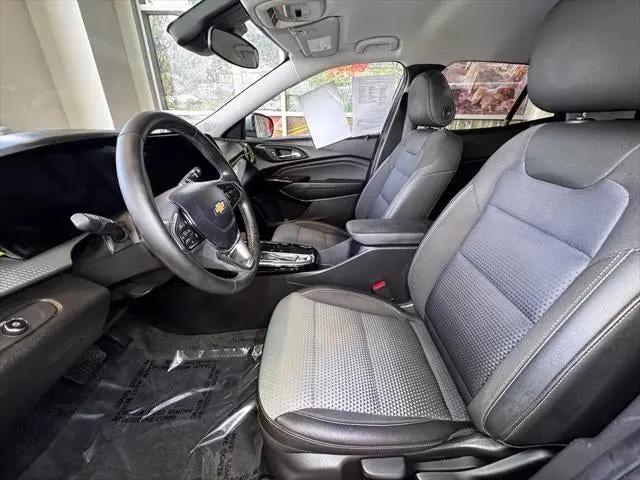 2025 Chevrolet Trax FWD LT