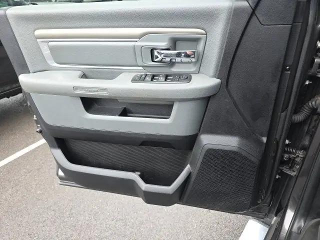 2017 Ram 3500 Big Horn Crew Cab 4x4 8 Box
