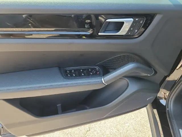 2022 Porsche Cayenne Platinum Edition