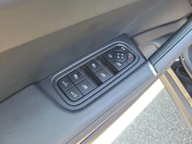 2022 Porsche Cayenne Platinum Edition