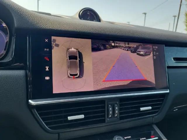 2022 Porsche Cayenne Platinum Edition