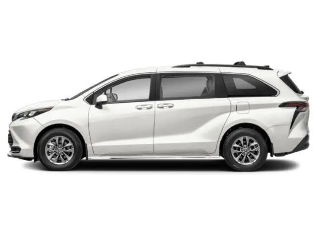 2025 Toyota Sienna LE