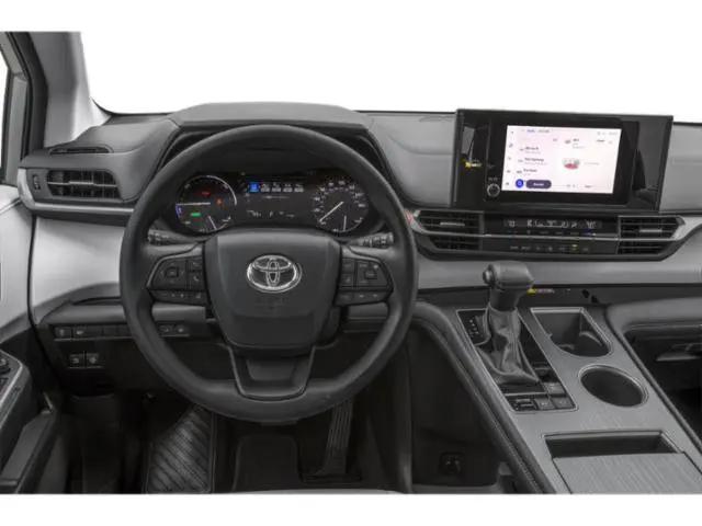2025 Toyota Sienna LE
