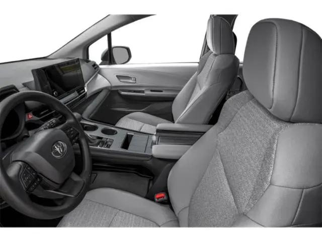 2025 Toyota Sienna LE