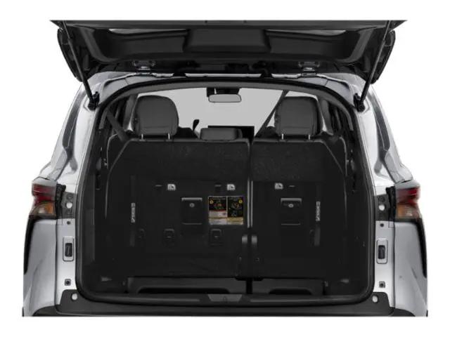 2025 Toyota Sienna LE