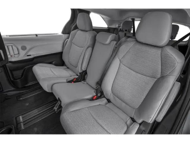 2025 Toyota Sienna LE