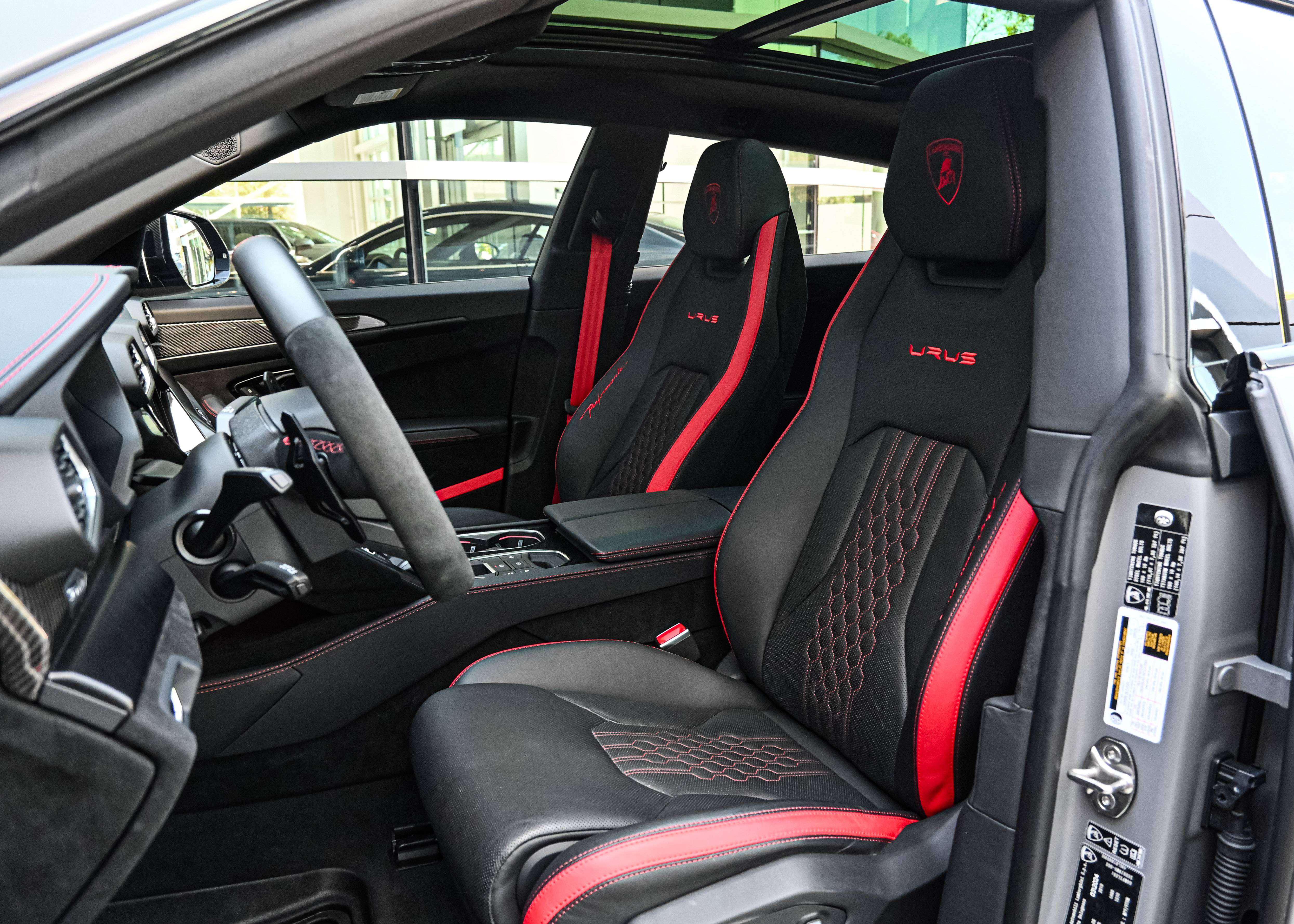 /2024 Lamborghini Urus