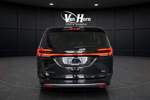 2027 Chrysler Pacifica Select AWD