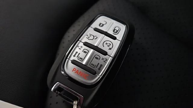 2027 Chrysler Pacifica Select AWD
