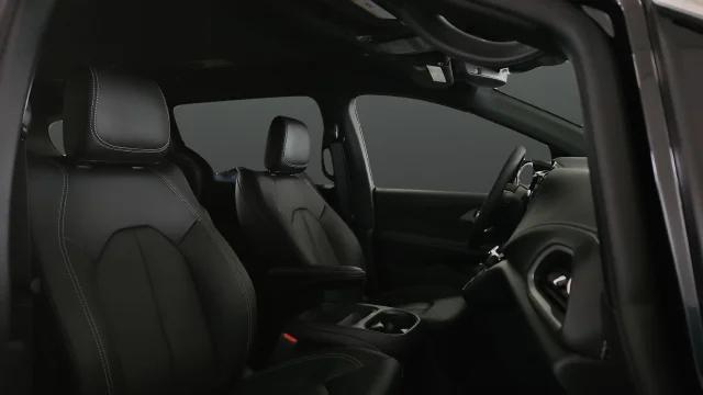 2027 Chrysler Pacifica Select AWD