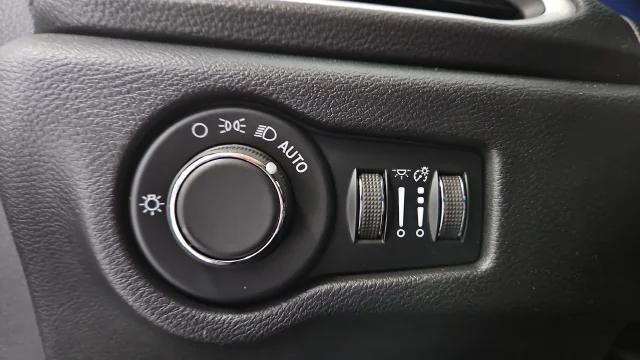 2027 Chrysler Pacifica Select AWD