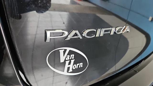 2027 Chrysler Pacifica Select AWD