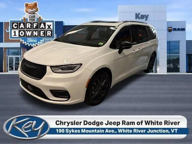 2025 Chrysler Pacifica Limited for sale in White River Junction, VT