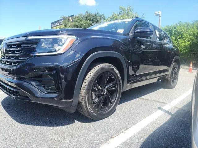 2025 Volkswagen Atlas Cross Sport 2.0T SEL R-Line Black for sale in Seminole, FL