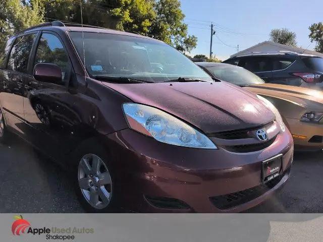 2009 Toyota Sienna XLE for sale in Shakopee, MN
