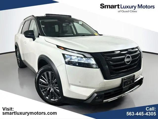 2023 Nissan Pathfinder SL 4WD for sale in Davenport, IA