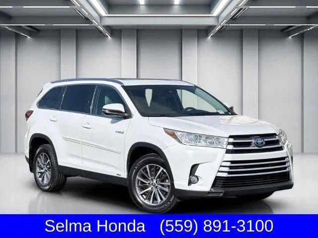 2019 Toyota Highlander Hybrid XLE for sale in Selma, CA