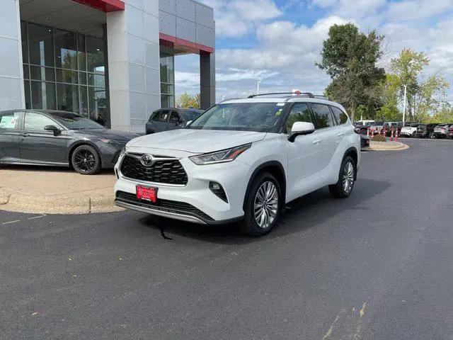 2024 Toyota Highlander Platinum for sale in Baxter, MN