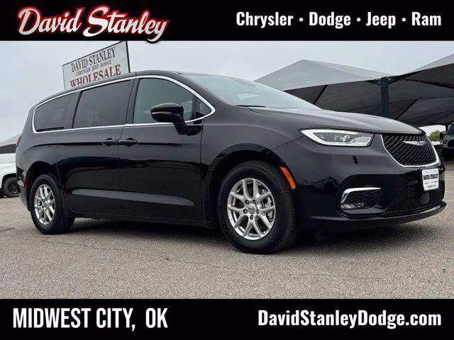 2025 Chrysler Pacifica Select for sale in Oklahoma City, OK