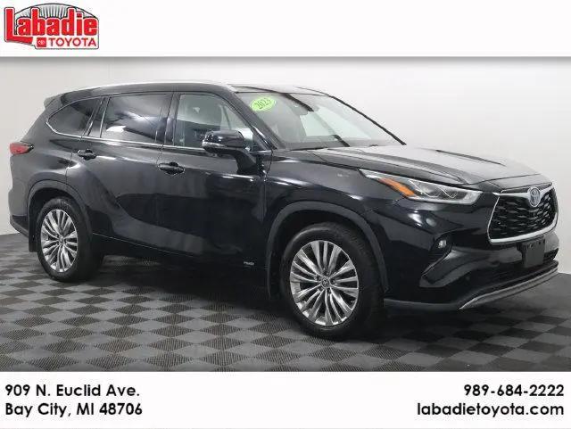 2023 Toyota Highlander Hybrid Platinum for sale in Bay City, MI