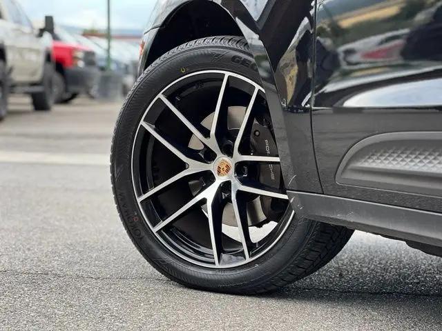 2023 Porsche Macan T
