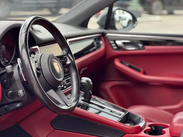 2023 Porsche Macan T