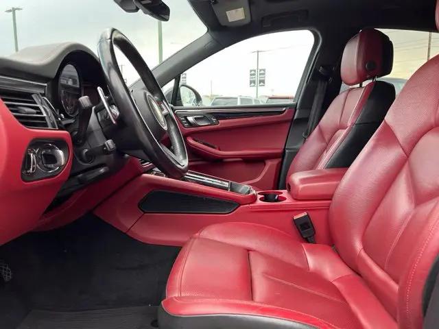 2023 Porsche Macan T