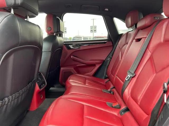 2023 Porsche Macan T