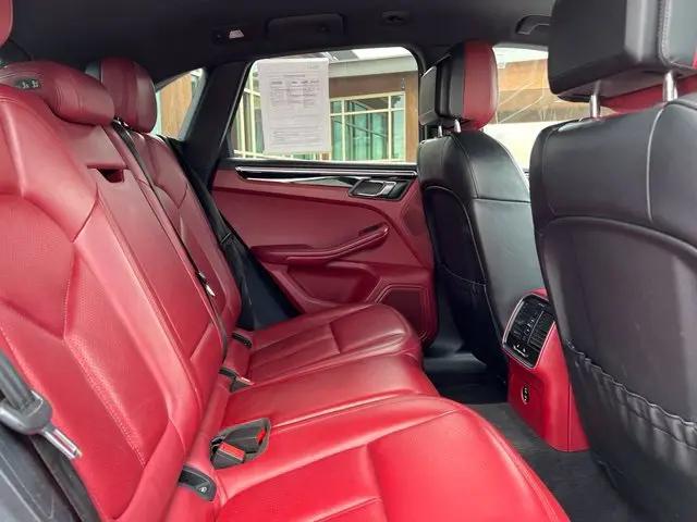 2023 Porsche Macan T