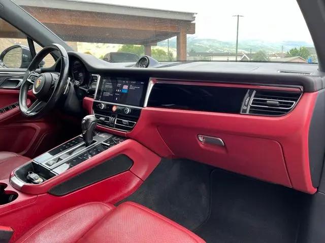 2023 Porsche Macan T