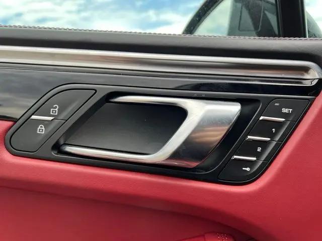 2023 Porsche Macan T