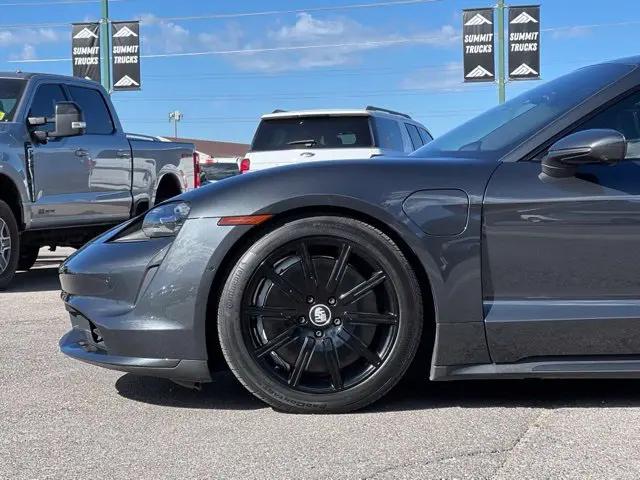 2020 Porsche Taycan Turbo